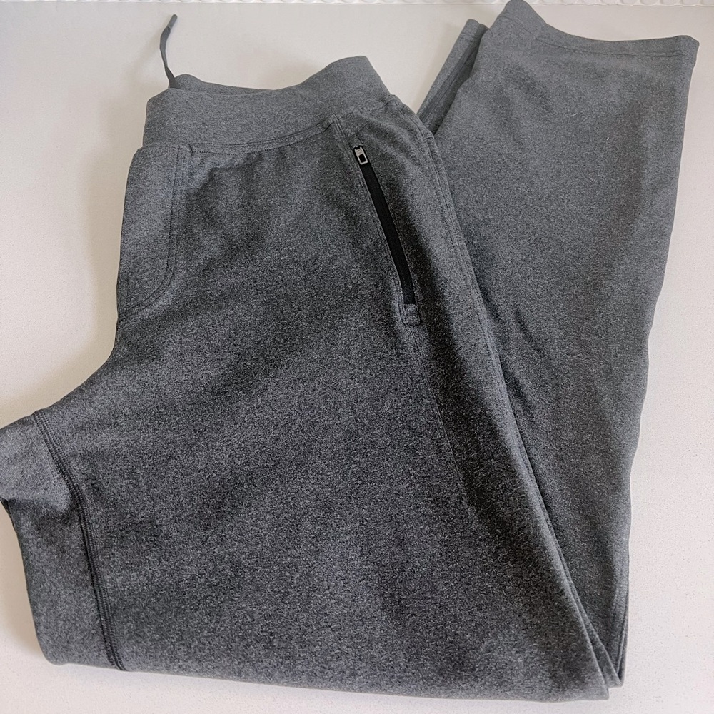 Lululemon tech pant with pockets